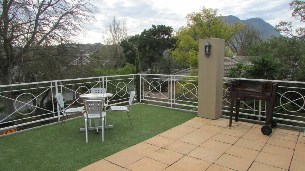 Pinewoods Rest Apartment Somerset West